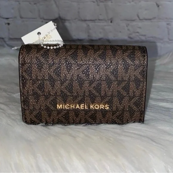 Michael Kors THEODORA Xbody/JET SET Wallet 2pc Set - Picture 6 of 8